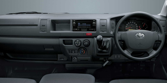 gvd_hiace_commuter_4